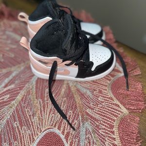 Jordan One Size 6 pink black and white sneakers